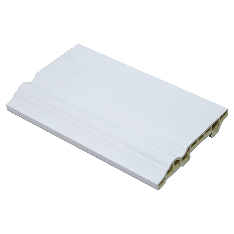 80 mm dicke WPC-Sockelleiste mit Holzmaserung und PVC-Verbundbasis
